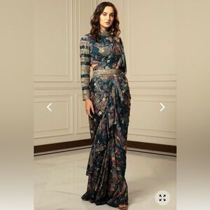 Deep blue abstract printed Pre stitched saree set